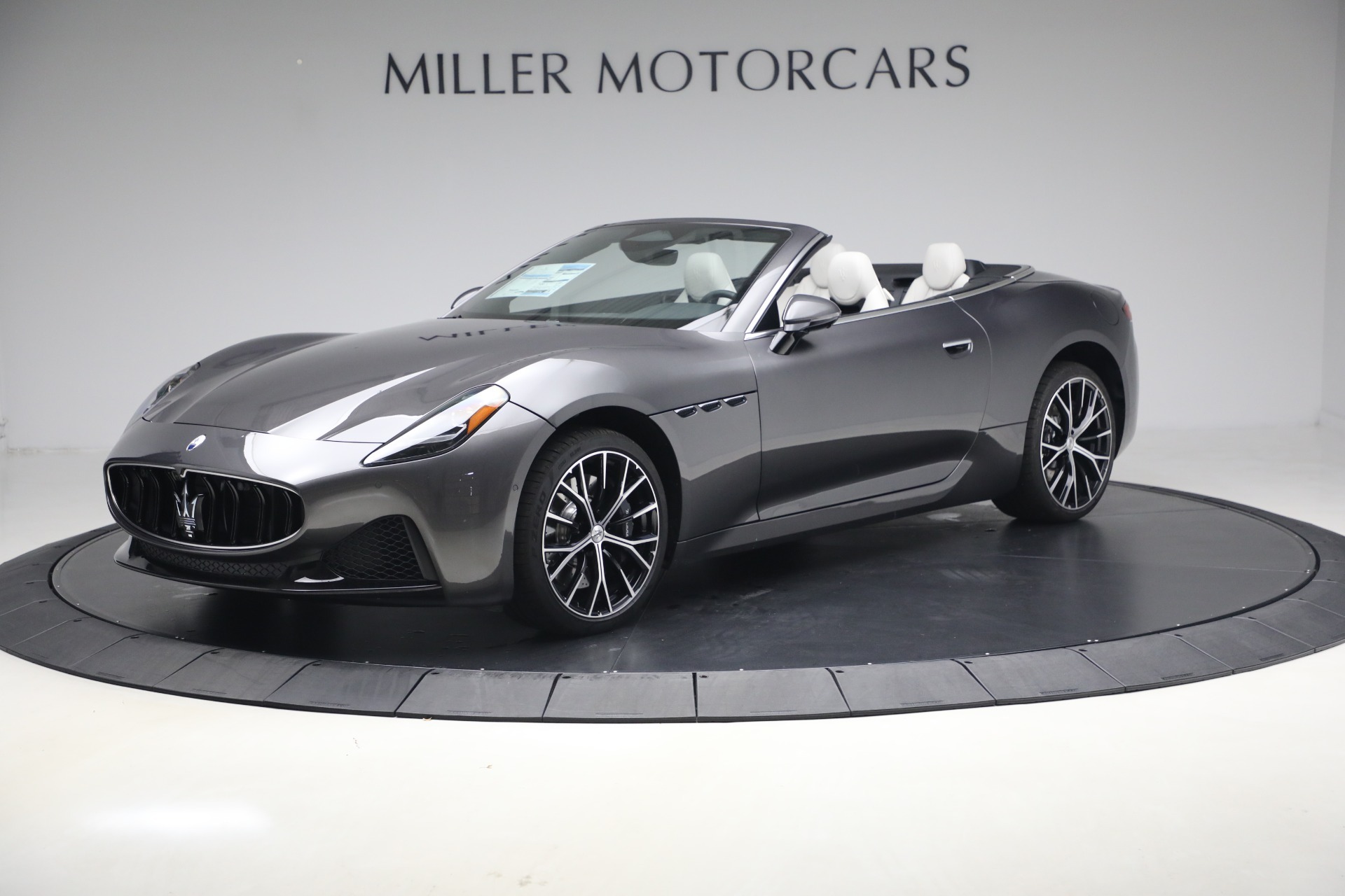 New 2026 Maserati GranCabrio Modena for sale $167,125 at Maserati of Westport in Westport CT 06880 1