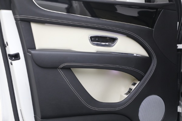 Used 2023 Bentley Bentayga V8 for sale Sold at Maserati of Westport in Westport CT 06880 13