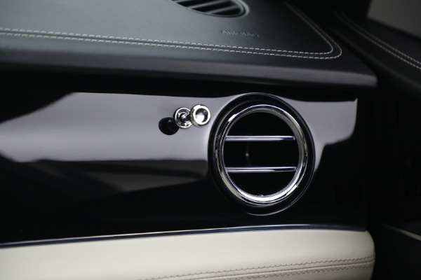 Used 2023 Bentley Bentayga V8 for sale Sold at Maserati of Westport in Westport CT 06880 27