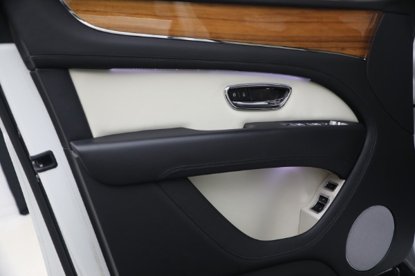 Used 2023 Bentley Bentayga V8 for sale $123,900 at Maserati of Westport in Westport CT 06880 18
