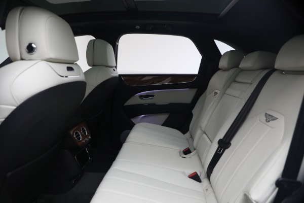 Used 2023 Bentley Bentayga V8 for sale $123,900 at Maserati of Westport in Westport CT 06880 23