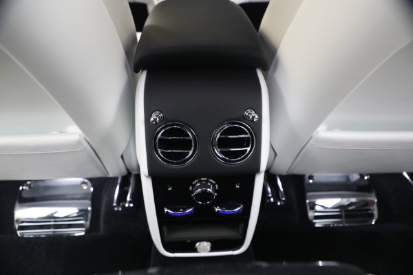 Used 2025 Rolls-Royce Black Badge Cullinan for sale $469,900 at Maserati of Westport in Westport CT 06880 27