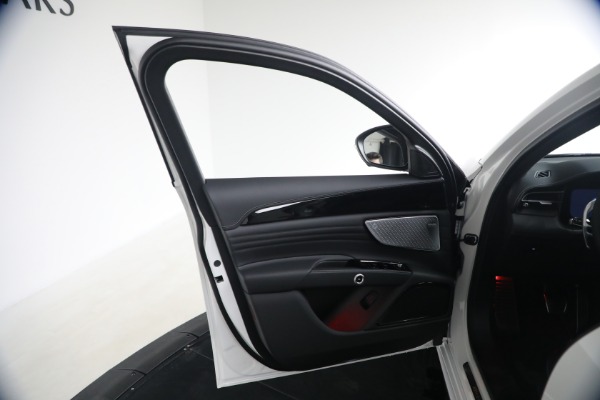 New 2026 Maserati Grecale Modena for sale $95,345 at Maserati of Westport in Westport CT 06880 22