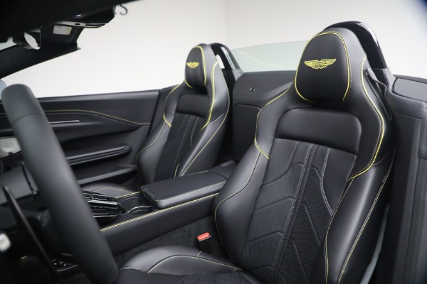 New 2026 Aston Martin Vantage Roadster for sale $284,200 at Maserati of Westport in Westport CT 06880 28