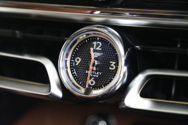 New 2026 Bentley Flying Spur Azure for sale $318,975 at Maserati of Westport in Westport CT 06880 25