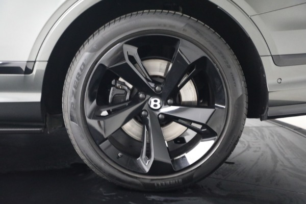 Used 2022 Bentley Bentayga V8 for sale $151,900 at Maserati of Westport in Westport CT 06880 15