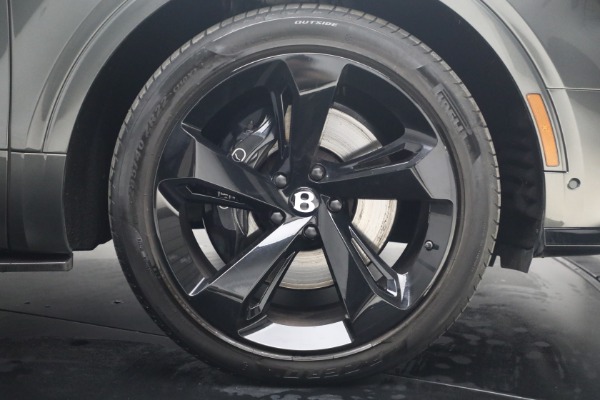 Used 2022 Bentley Bentayga V8 for sale $151,900 at Maserati of Westport in Westport CT 06880 16