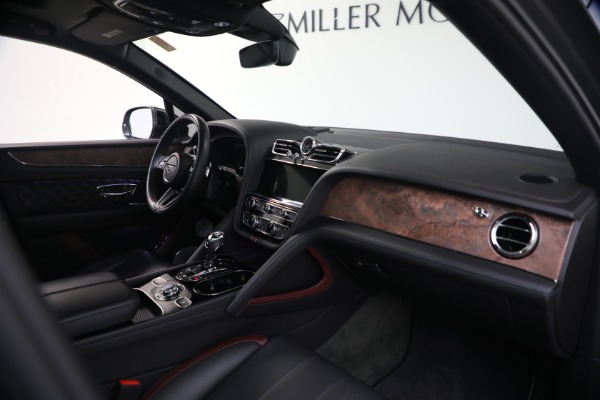 Used 2022 Bentley Bentayga V8 for sale $151,900 at Maserati of Westport in Westport CT 06880 25