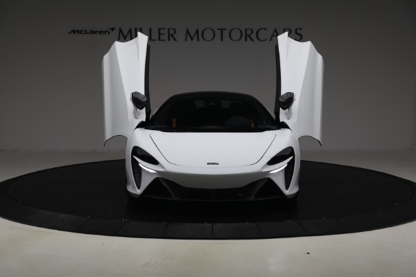 Used 2023 McLaren Artura for sale $184,900 at Maserati of Westport in Westport CT 06880 13