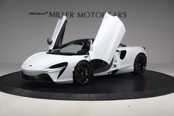 Used 2023 McLaren Artura for sale $184,900 at Maserati of Westport in Westport CT 06880 14