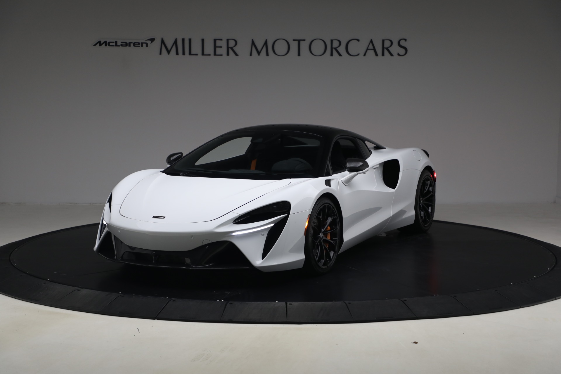 Used 2023 McLaren Artura for sale $184,900 at Maserati of Westport in Westport CT 06880 1