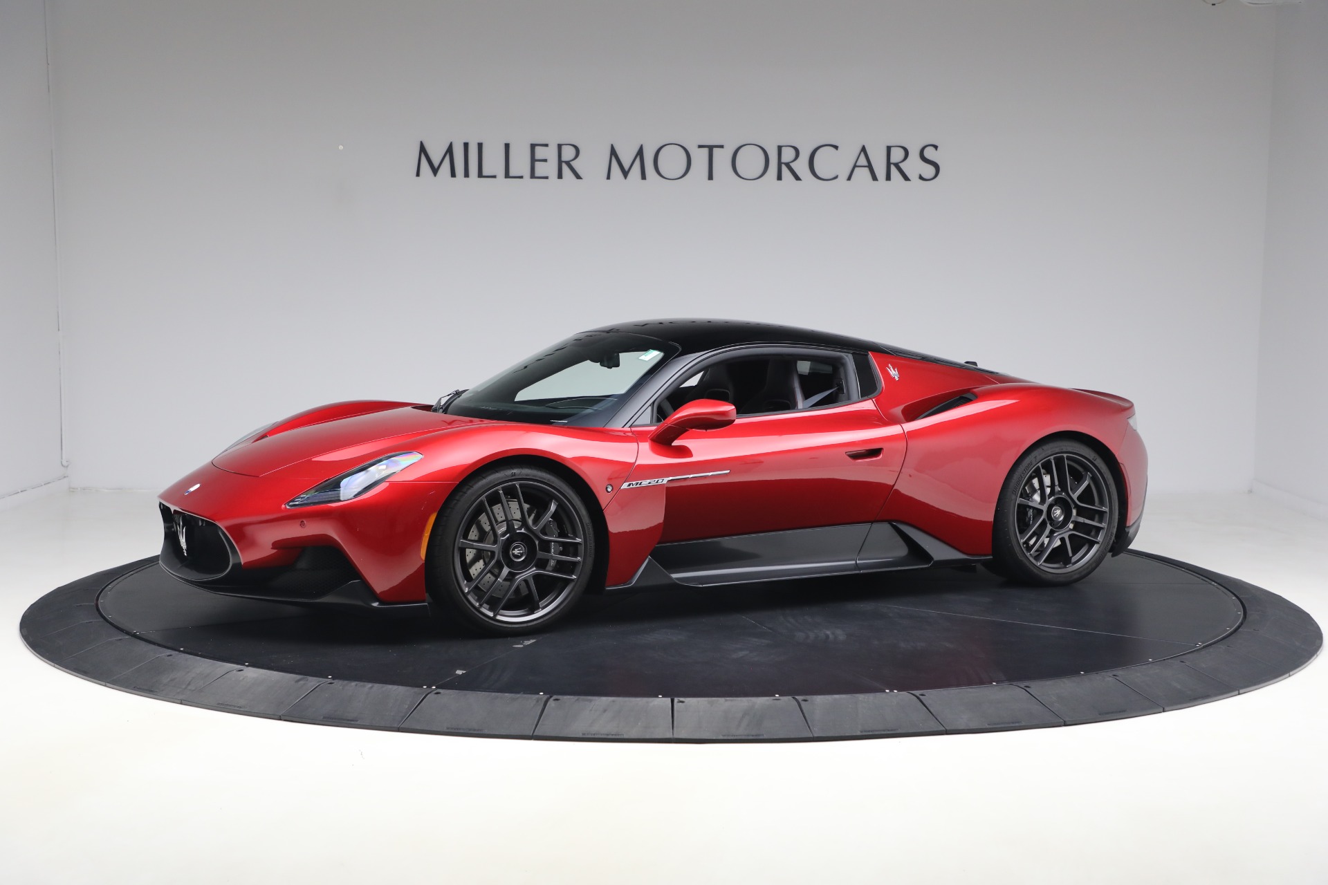 Used 2022 Maserati MC20 for sale $175,900 at Maserati of Westport in Westport CT 06880 1