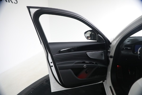 New 2026 Maserati Grecale Modena V6 for sale $95,345 at Maserati of Westport in Westport CT 06880 22