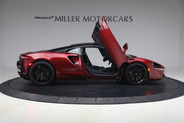Used 2023 McLaren Artura Performance for sale $179,900 at Maserati of Westport in Westport CT 06880 18