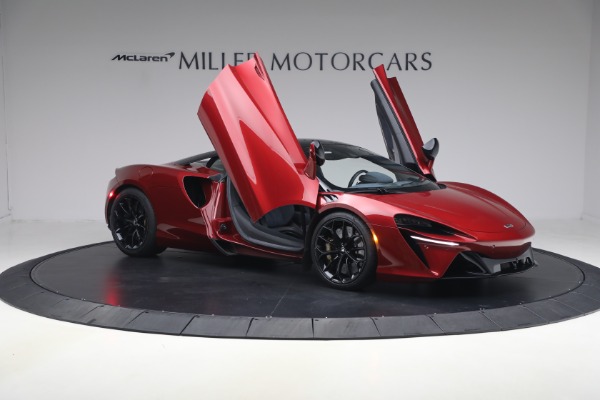 Used 2023 McLaren Artura Performance for sale $179,900 at Maserati of Westport in Westport CT 06880 19