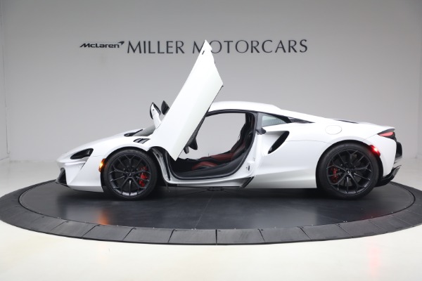 Used 2023 McLaren Artura TechLux for sale $164,900 at Maserati of Westport in Westport CT 06880 15