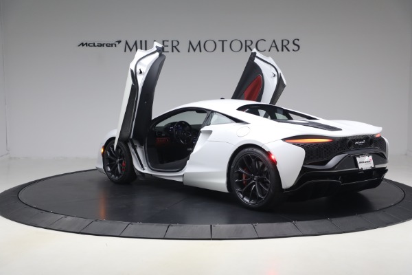 Used 2023 McLaren Artura TechLux for sale $164,900 at Maserati of Westport in Westport CT 06880 16