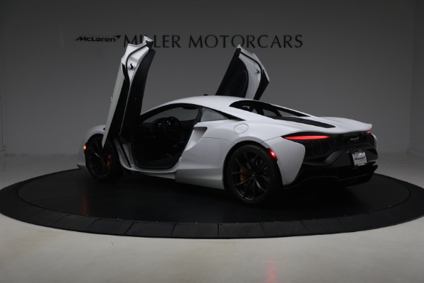 Used 2023 McLaren Artura Performance for sale $164,900 at Maserati of Westport in Westport CT 06880 16