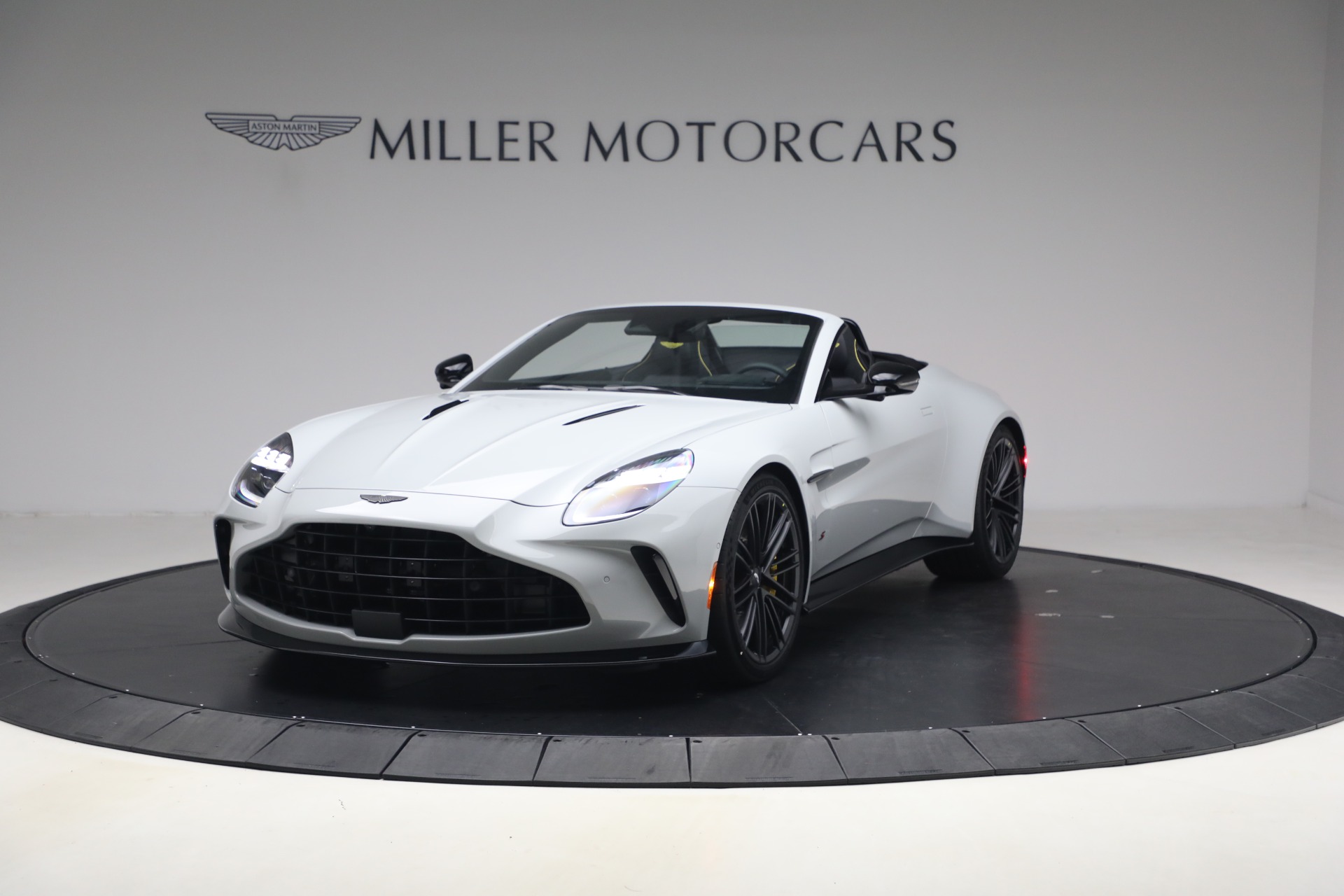 New 2026 Aston Martin Vantage S Roadster for sale $261,400 at Maserati of Westport in Westport CT 06880 1