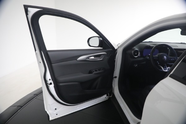 Used 2024 Alfa Romeo Tonale Hybrid Ti for sale $28,900 at Maserati of Westport in Westport CT 06880 23