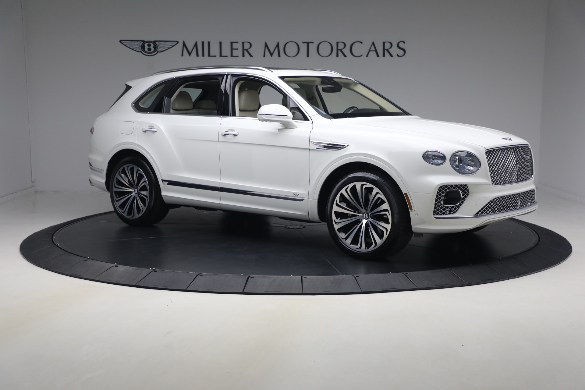 2022 Bentley Bentayga - Photo 10