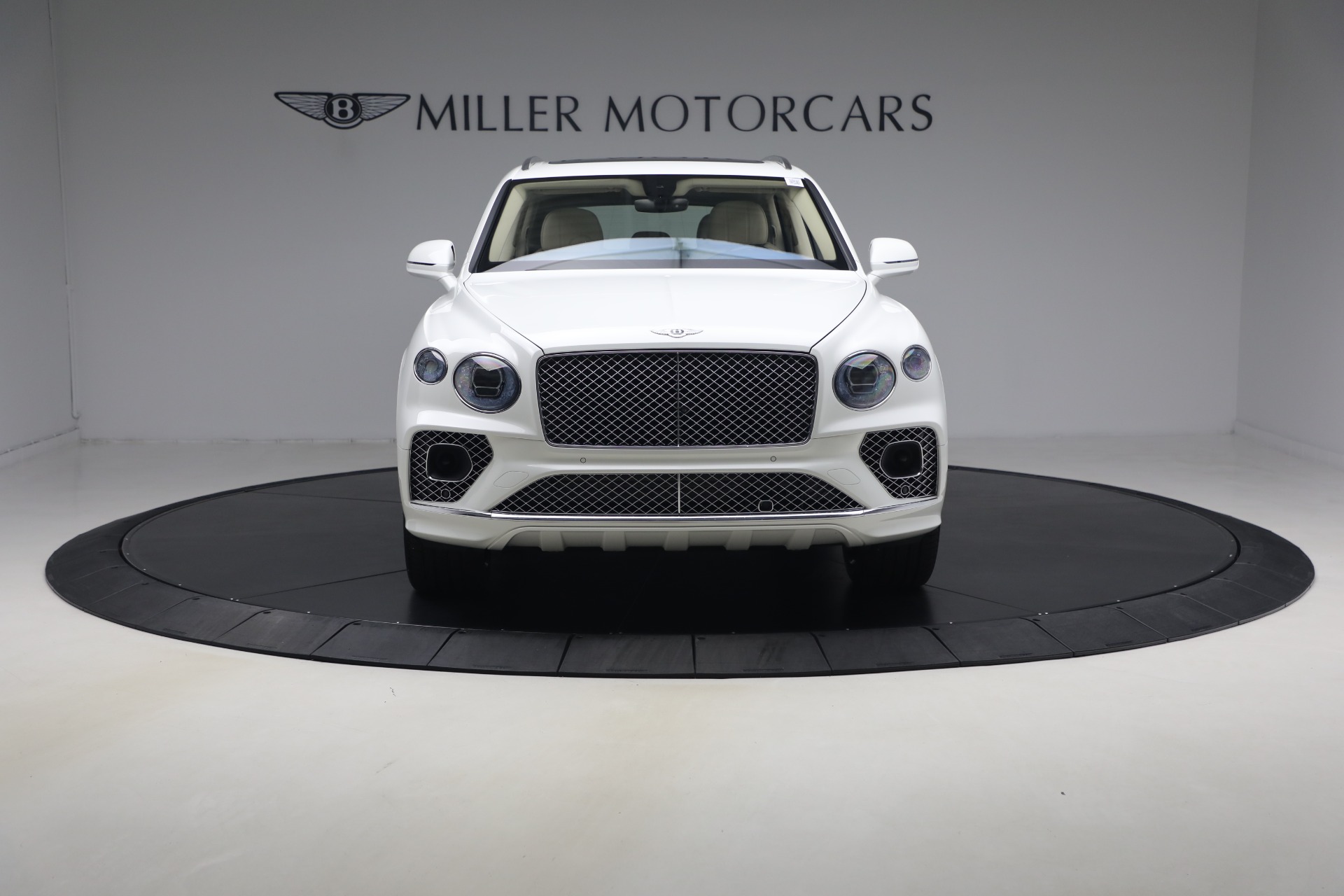 2022 Bentley Bentayga - Photo 12