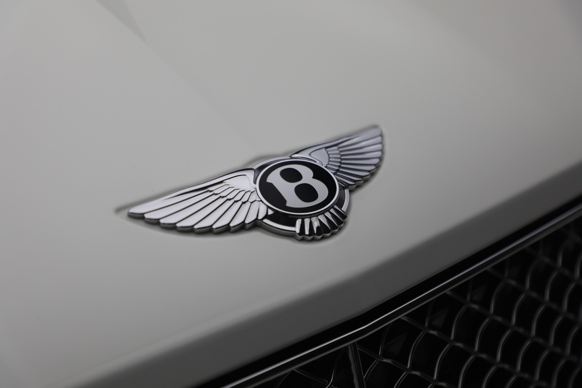 2022 Bentley Bentayga - Photo 13