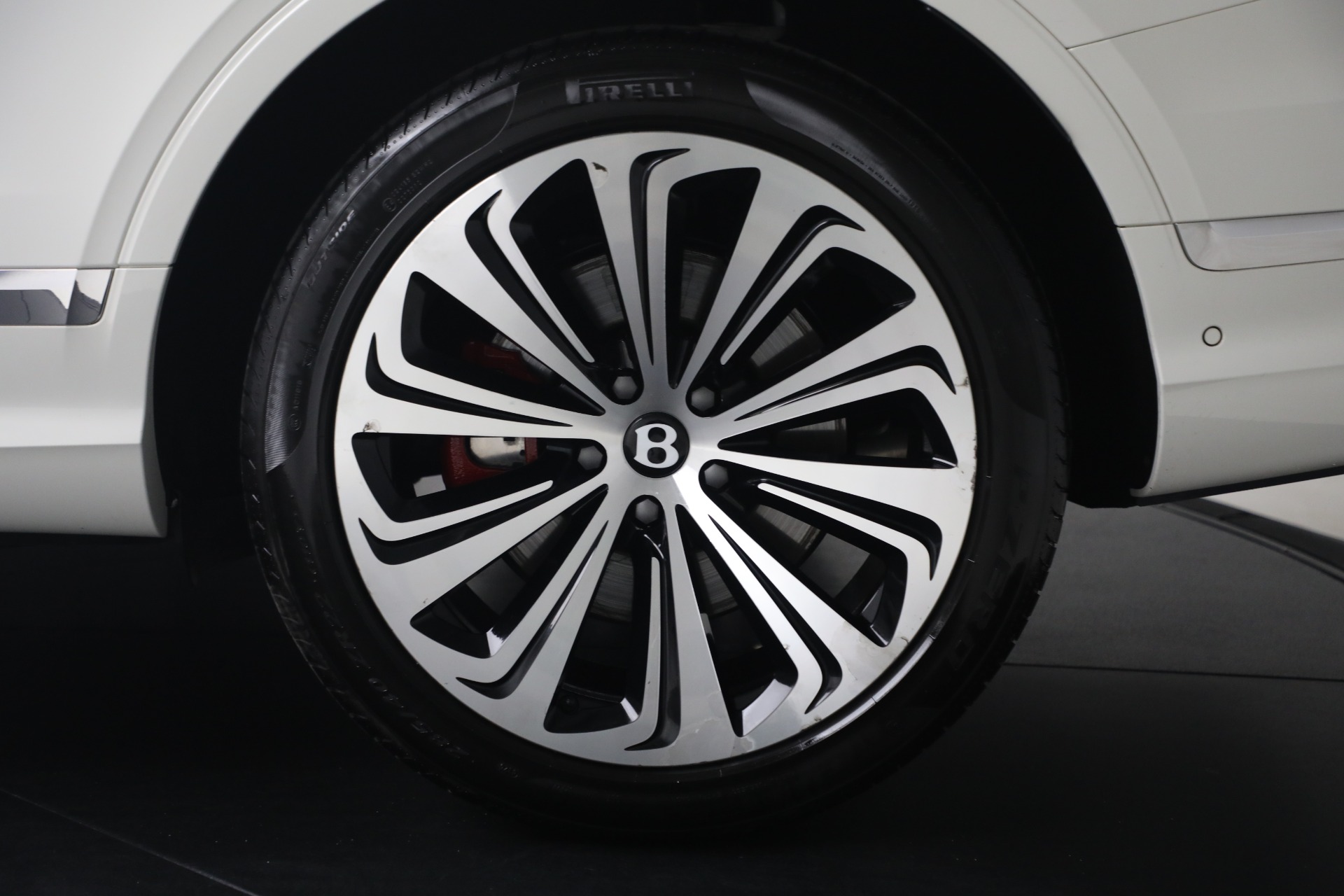 2022 Bentley Bentayga - Photo 15