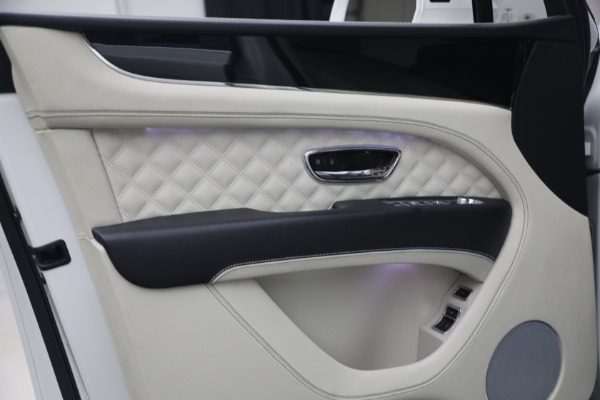 Used 2022 Bentley Bentayga V8 for sale $137,900 at Maserati of Westport in Westport CT 06880 18