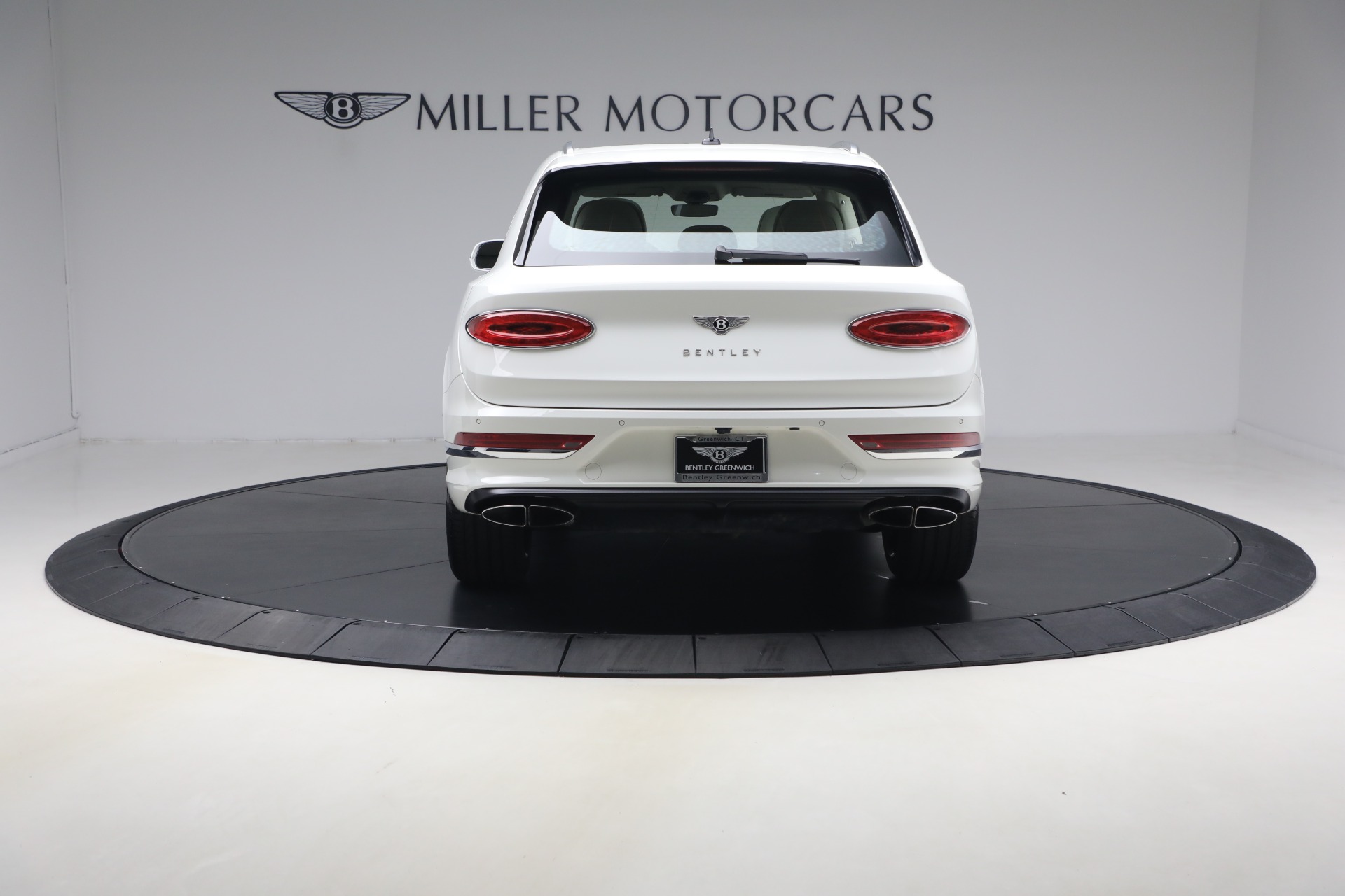 2022 Bentley Bentayga - Photo 6
