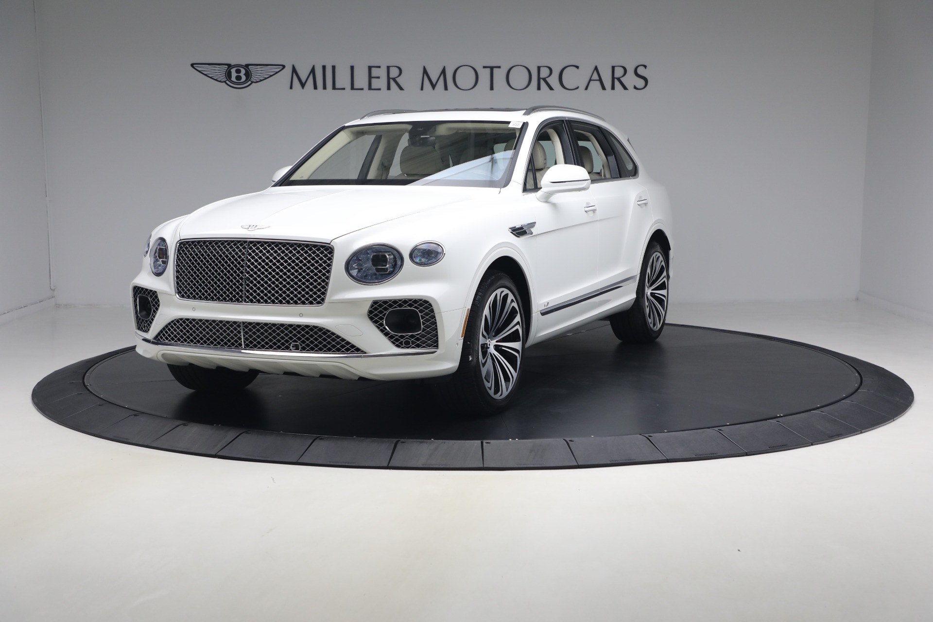 Used 2022 Bentley Bentayga V8 for sale $137,900 at Maserati of Westport in Westport CT 06880 1