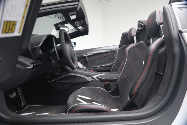 Used 2017 Lamborghini Centenario Roadster for sale $3,995,000 at Maserati of Westport in Westport CT 06880 11