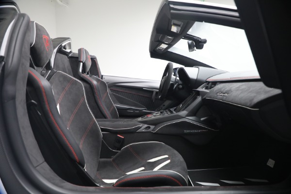 Used 2017 Lamborghini Centenario Roadster for sale $3,995,000 at Maserati of Westport in Westport CT 06880 14