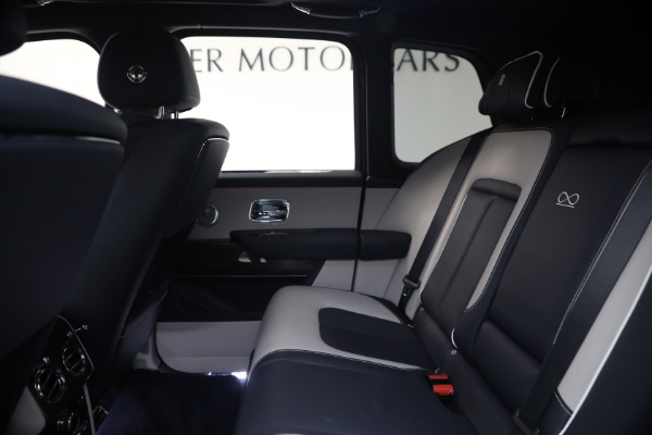 Used 2022 Rolls-Royce Black Badge Cullinan for sale $299,900 at Maserati of Westport in Westport CT 06880 22