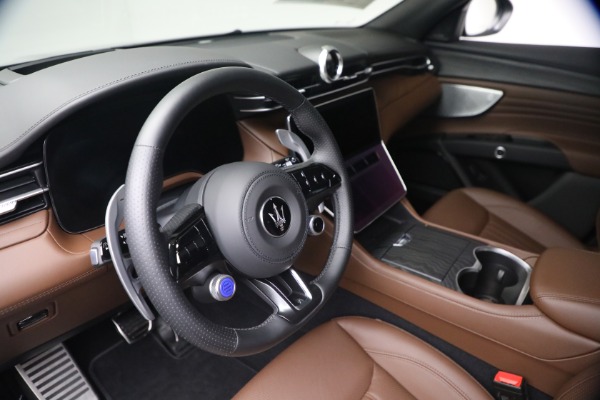 New 2026 Maserati Grecale Modena V6 for sale $97,295 at Maserati of Westport in Westport CT 06880 16