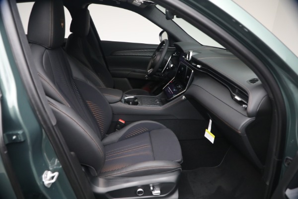 New 2026 Maserati Grecale Modena V6 for sale $96,825 at Maserati of Westport in Westport CT 06880 16