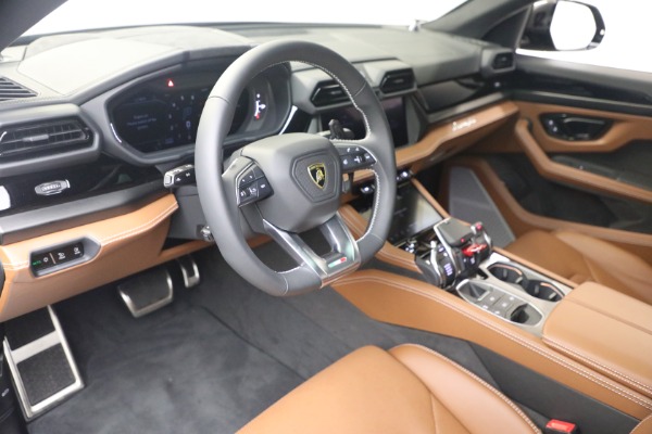 Used 2025 Lamborghini Urus SE for sale $305,900 at Maserati of Westport in Westport CT 06880 15