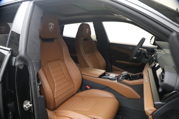 Used 2025 Lamborghini Urus SE for sale $305,900 at Maserati of Westport in Westport CT 06880 20