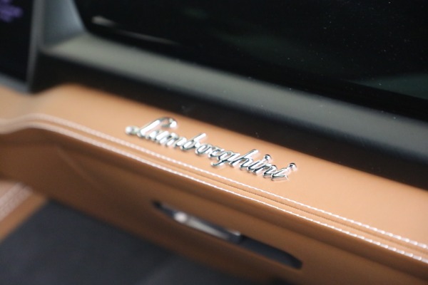 Used 2025 Lamborghini Urus SE for sale $305,900 at Maserati of Westport in Westport CT 06880 28