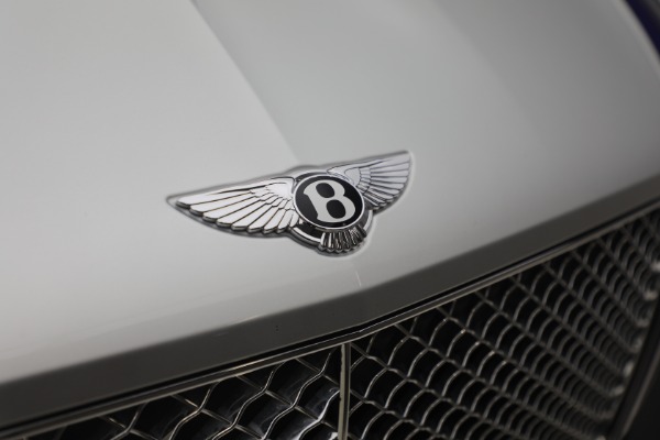 Used 2022 Bentley Bentayga V8 for sale $129,900 at Maserati of Westport in Westport CT 06880 13