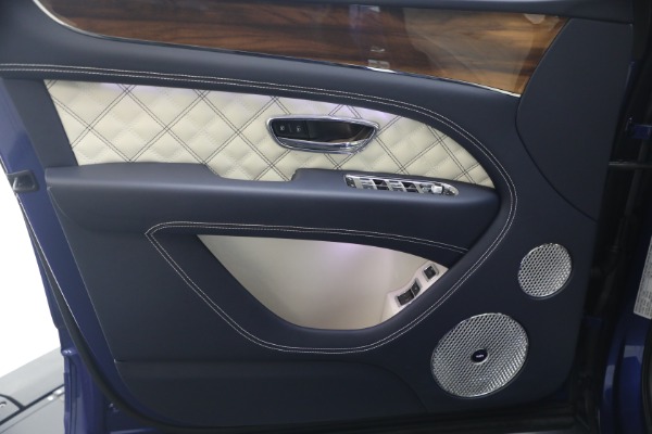 Used 2022 Bentley Bentayga V8 for sale $129,900 at Maserati of Westport in Westport CT 06880 16