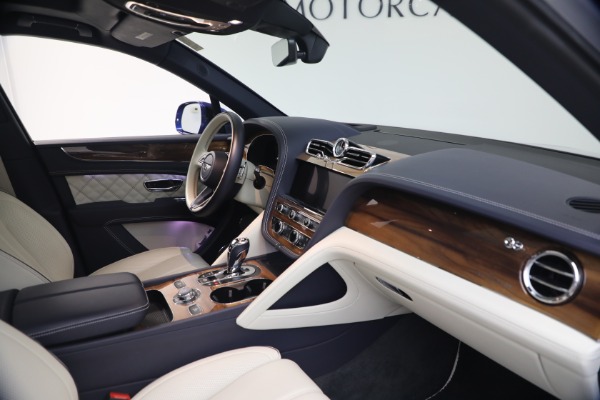 Used 2022 Bentley Bentayga V8 for sale $129,900 at Maserati of Westport in Westport CT 06880 22