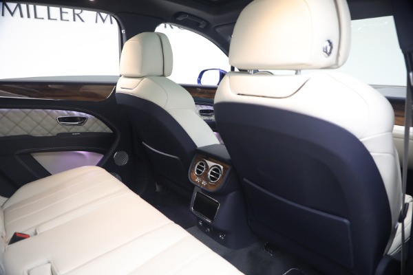 Used 2022 Bentley Bentayga V8 for sale $129,900 at Maserati of Westport in Westport CT 06880 25