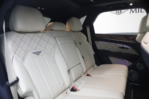 Used 2022 Bentley Bentayga V8 for sale $129,900 at Maserati of Westport in Westport CT 06880 27