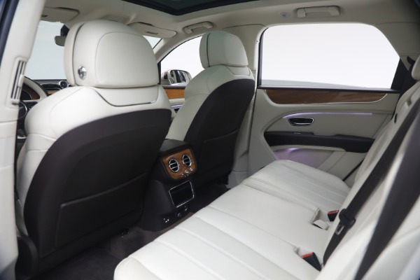 Used 2021 Bentley Bentayga V8 for sale $119,900 at Maserati of Westport in Westport CT 06880 21