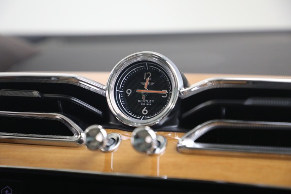 Used 2021 Bentley Bentayga V8 for sale $119,900 at Maserati of Westport in Westport CT 06880 24