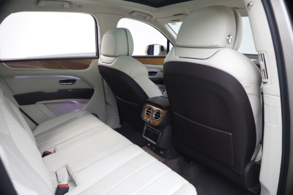 Used 2021 Bentley Bentayga V8 for sale $119,900 at Maserati of Westport in Westport CT 06880 28