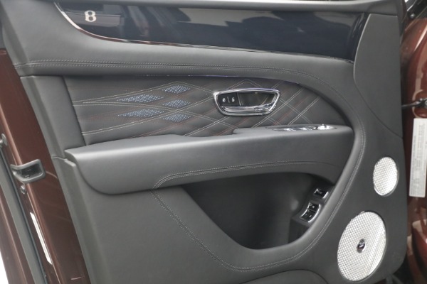 Used 2024 Bentley Bentayga EWB Mulliner V8 for sale $224,900 at Maserati of Westport in Westport CT 06880 18