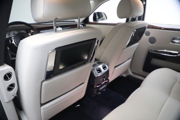 Used 2014 Rolls-Royce Ghost for sale $139,900 at Maserati of Westport in Westport CT 06880 25