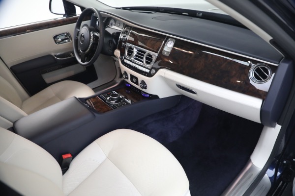Used 2014 Rolls-Royce Ghost for sale $139,900 at Maserati of Westport in Westport CT 06880 26